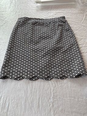 Talbots Black and White Geometric Scalloped Mini Skirt